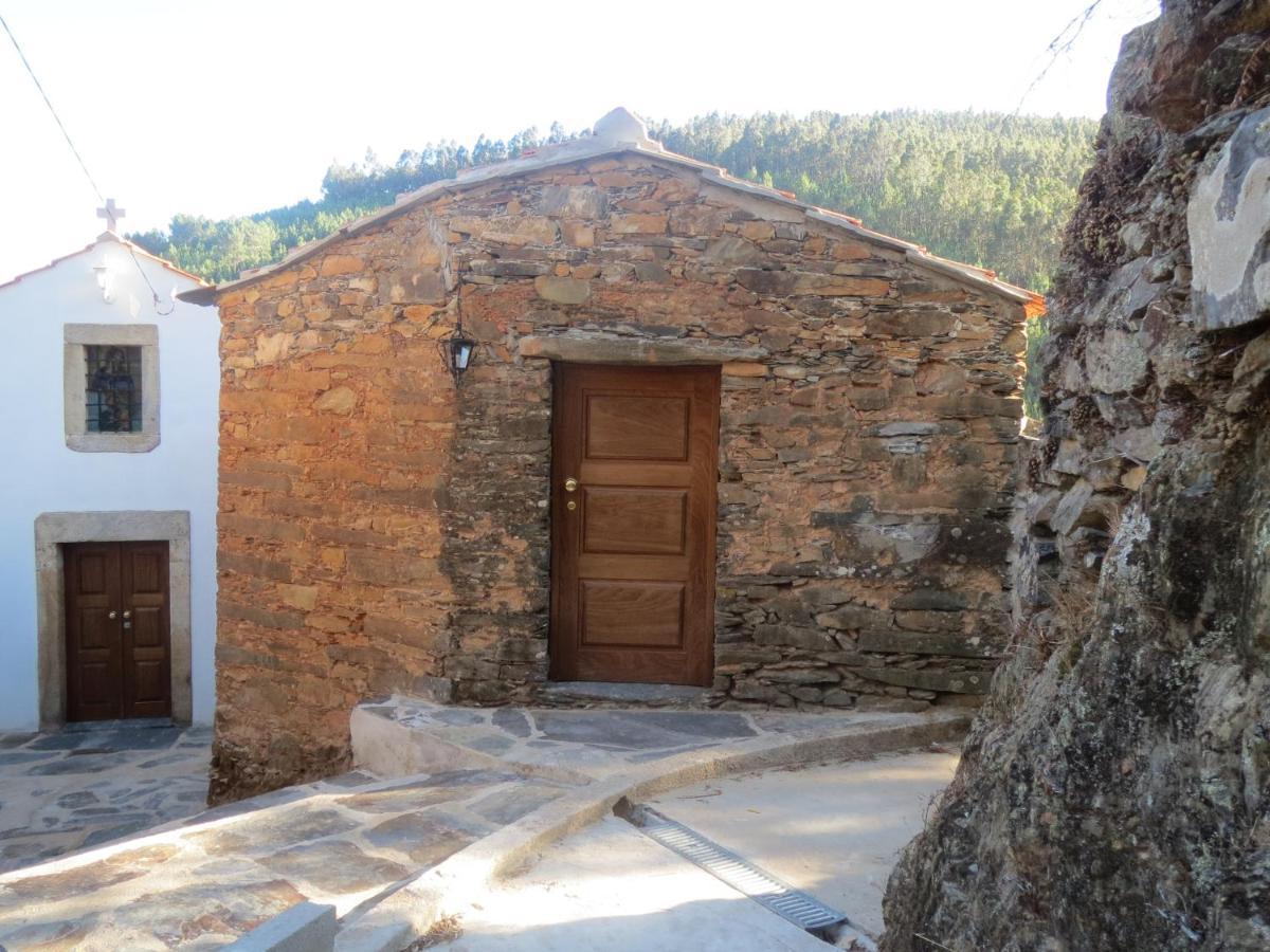 Casa Capela - Casas Do Sinhel Villa Cha de Alvares Dış mekan fotoğraf